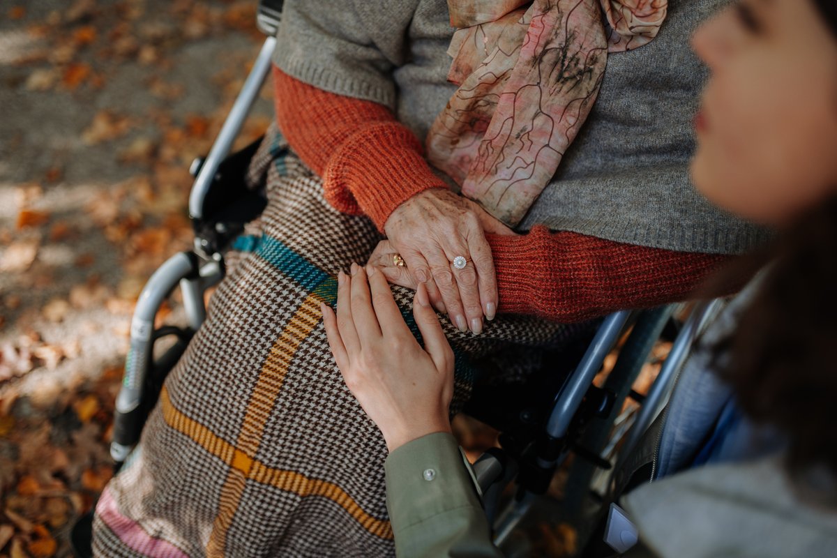 Balance_web's tweet photo. .@Dignitas_Vitae_: #JoséPascualBueno analiza cómo algunos de los modelos que hoy se presentan como grandes avances en el sector sociosanitario ya se aplicaban hace más de 600 años.

https://t.co/WhRDvclPgY

#sectorsociosanitario #BALANCEInforma https://t.co/G8HzPUybDH