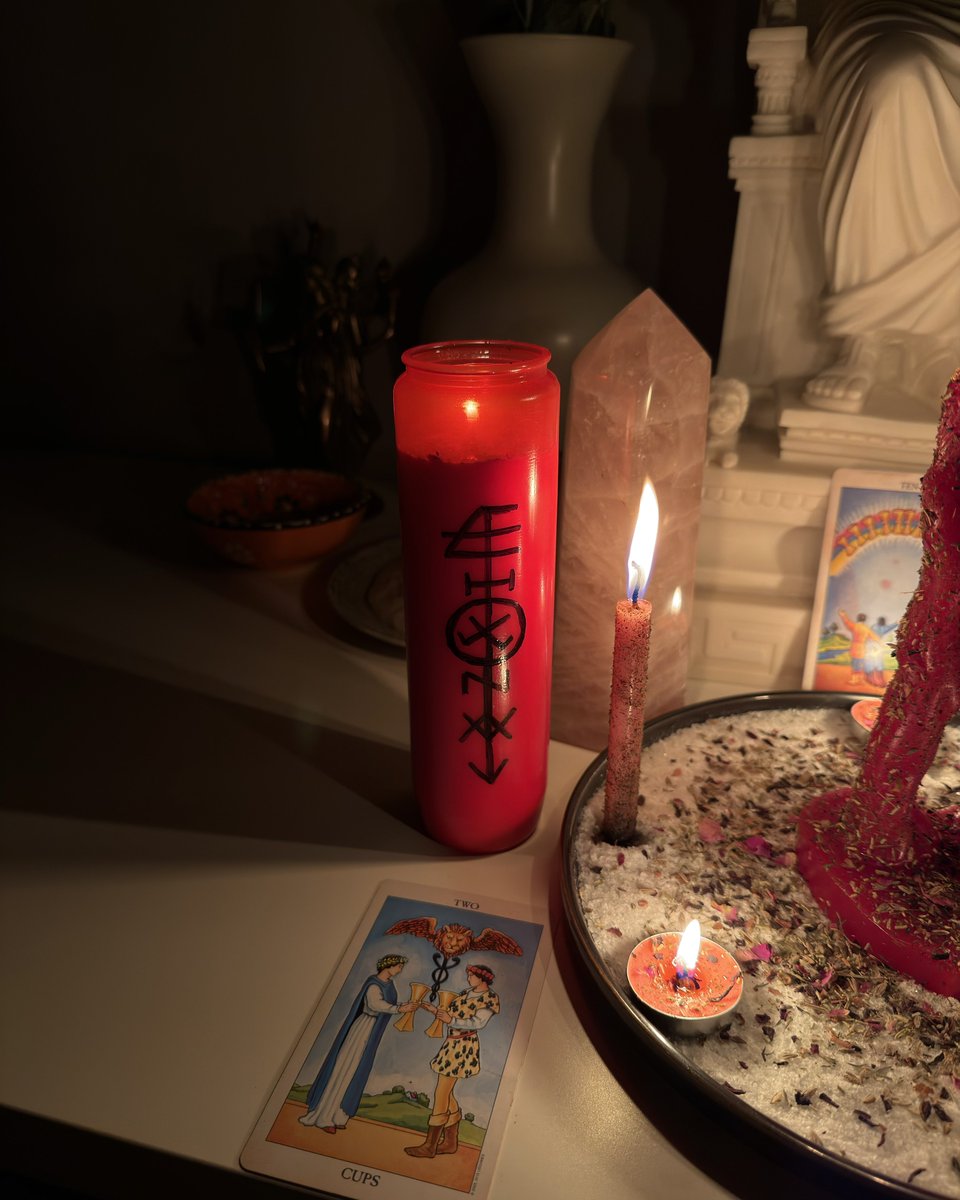 PisceanCraft's tweet photo. Fall in love with me Spell for a Client | #witchesofinstagram #witchcraft #spirituality #lovespell #spellwork #witch #spells #magick https://t.co/TgTiNrXhyS