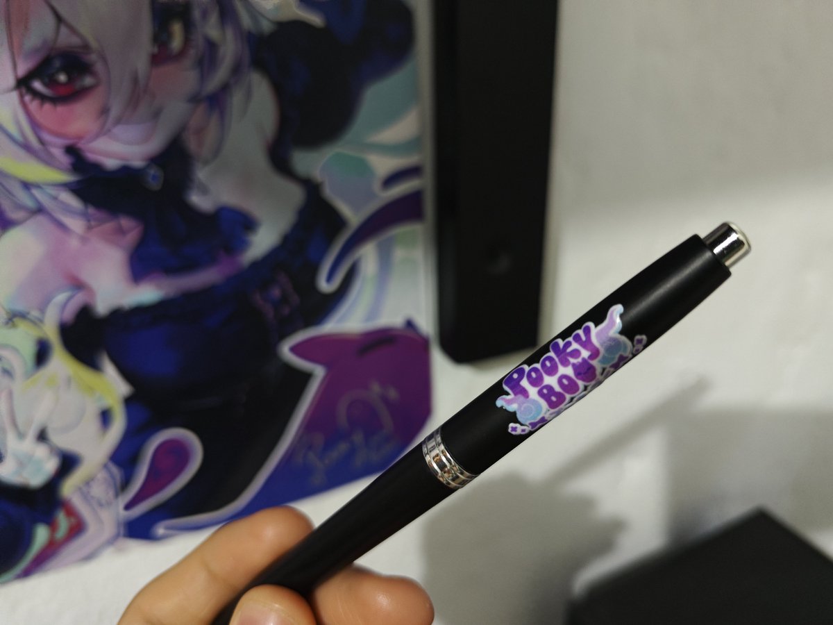 Patito_77777's tweet photo. @PookyBooVT Con este lapicero saqué 5.0 en los parciales más gonorreas 🖊️ https://t.co/1uzWVLmXiF