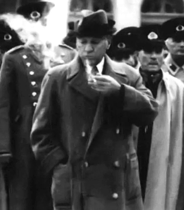 Lonelogy's tweet photo. Ah bir ataş ver...🚬 https://t.co/SjQa9NDxgY