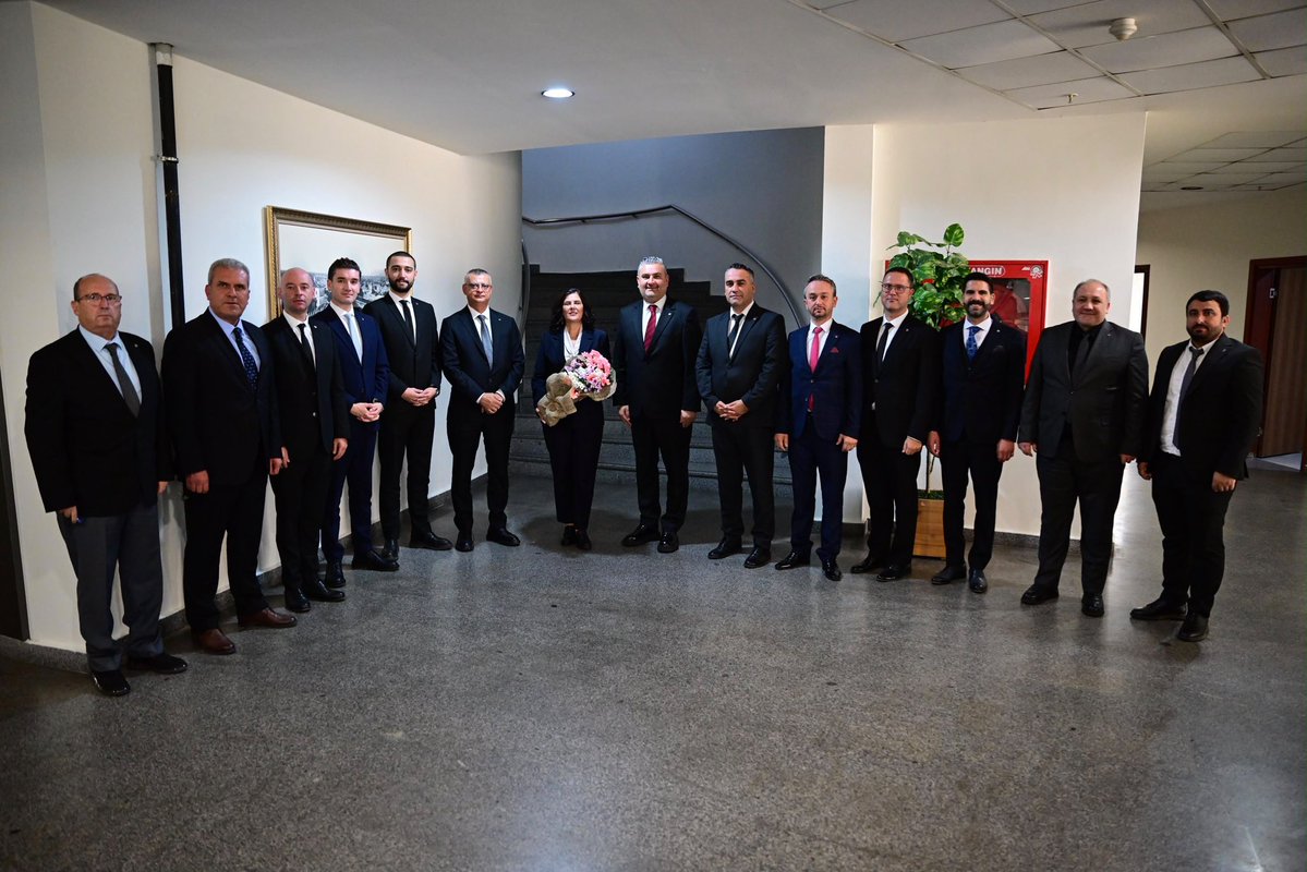 OZLEM_CERCIOGLU's tweet photo. Nazilli Ticaret Odası Başkanı Sn. Özen Akgün, Meclis Başkanı Sn. Ahmet Uluhan ve Yönetim Kurulu Üyelerini belediyemizde ağırladık.

Nazik ziyaretlerinden dolayı kendilerine teşekkür ederiz. https://t.co/qdiC9Gtuur