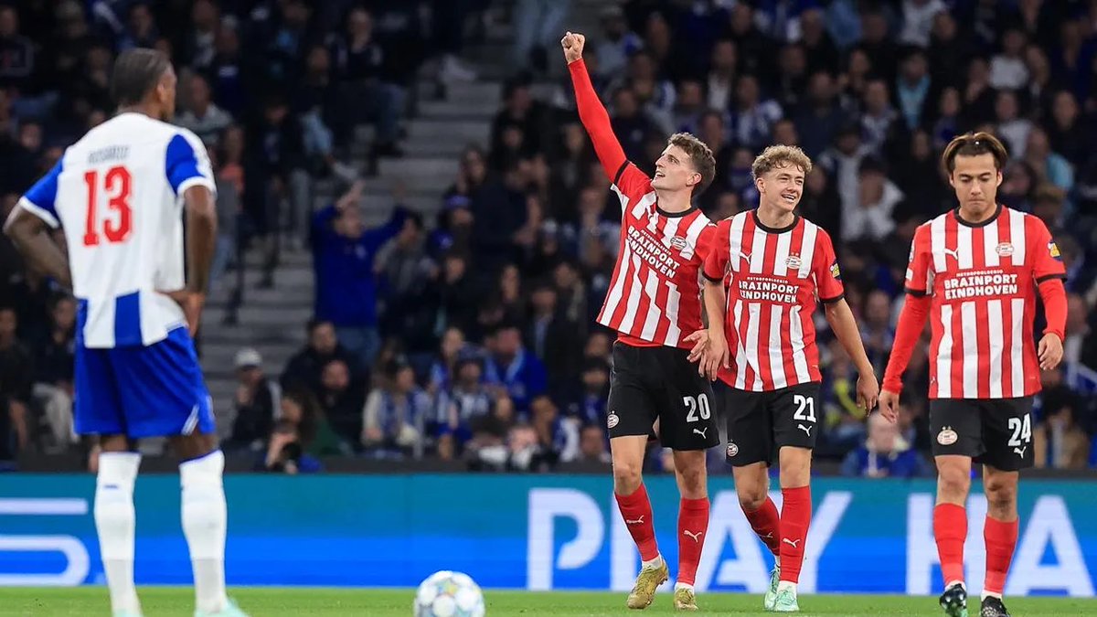 MiguelMartinho7's tweet photo. O Porto afundou mais na Europa: 3 jogos, 3 derrotas, e ainda assim, perder em casa com o PSV é preocupante.
#FCPPSV #UCL https://t.co/A7VbwkTORP