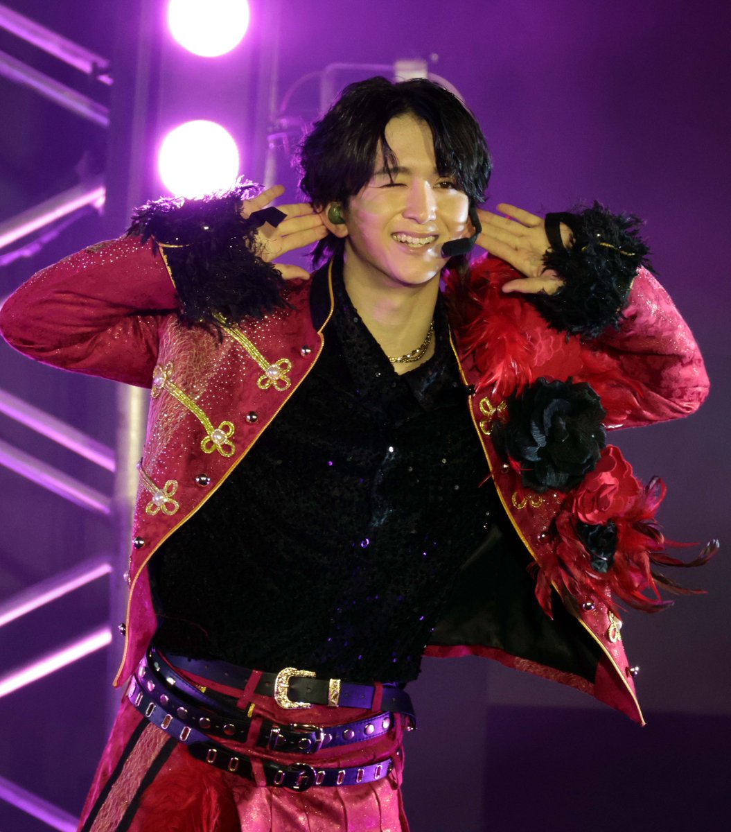 oricon's tweet photo. 「EBiDAN」Lienel
メジャー2ndシングル「愛のダバダ」リリース🎊
⠀
リリースイベントに2000人集結✨
キンタリーナ・ジョリーが乱入
⠀
体調不良で欠席した近藤駿太に温かい言葉も💌
⠀
🔻ソロカットも📸
https://t.co/N6MHCuK9km
⠀
#リエネル_愛のダバダ https://t.co/44pZ2GWBFW