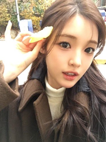xuoruz's tweet photo. 가을 여자 https://t.co/yELhMrOCsz