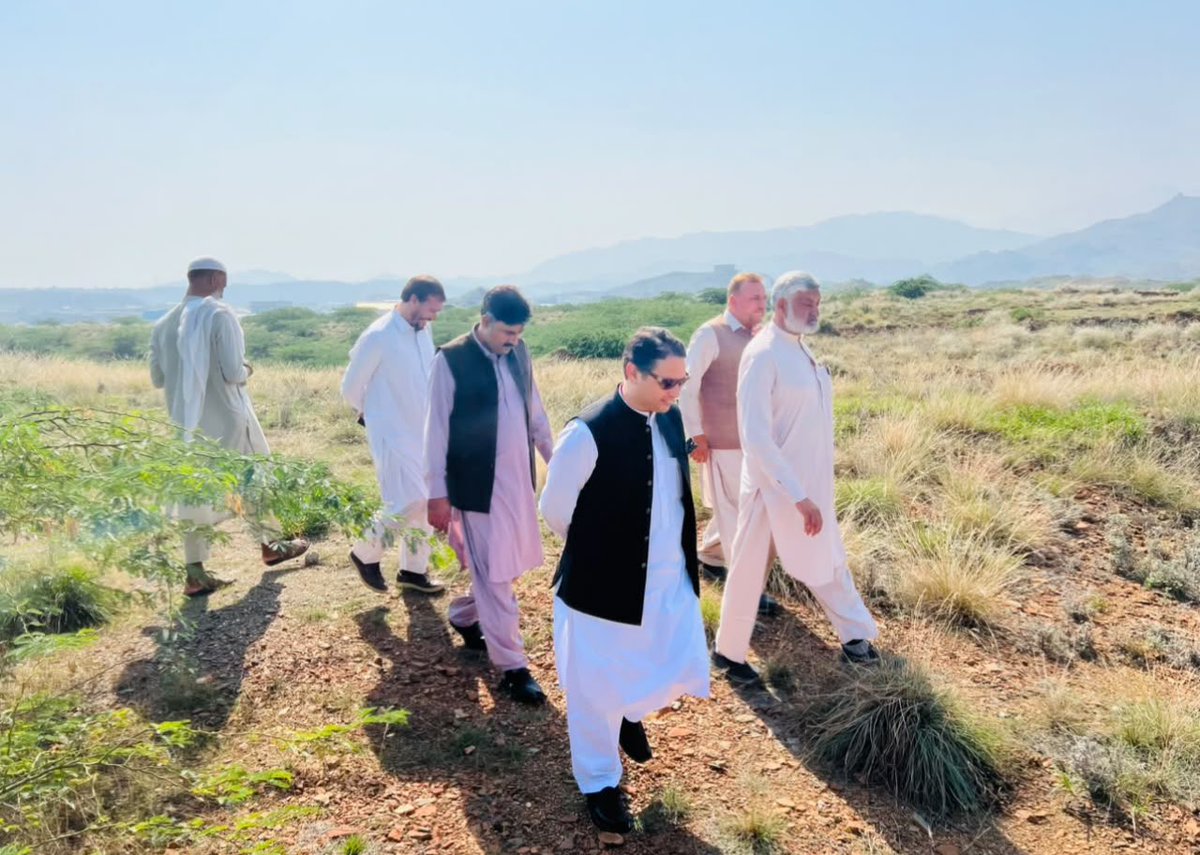 kpezdmc's tweet photo. 5,000 Plants for a Greener Mohmand Economic Zone

The Forest Department will provide 5,000 plants for Mohmand Economic Zone under its Forest Plantation Scheme, helping create a greener environment for industries workers
#KPEZDMC #MohmandEconomicZone #Plantation #CleanAndGreen #KP https://t.co/ZU44bLdGDz