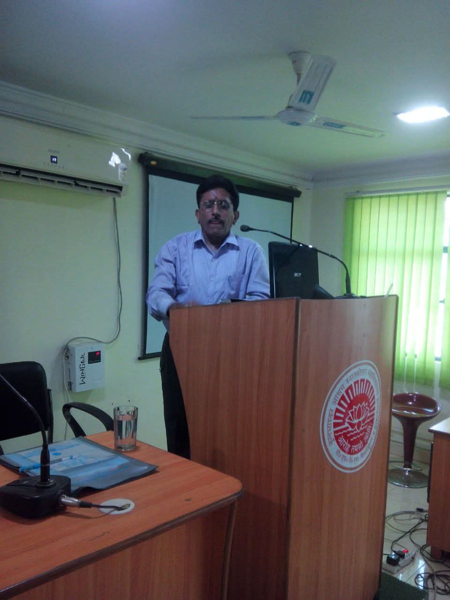 Chandra16454894's tweet photo. From past memories of 10 years ago...During a Training session organised in a PG Degree college.

Topics ; 
#Business #Leadership #Entrepreneurship #Entrepreneur #SuccessMindset #MSME  #ProfessionalLife #Networking #GrowthMindset #Inspiration https://t.co/cRihEV84Y5