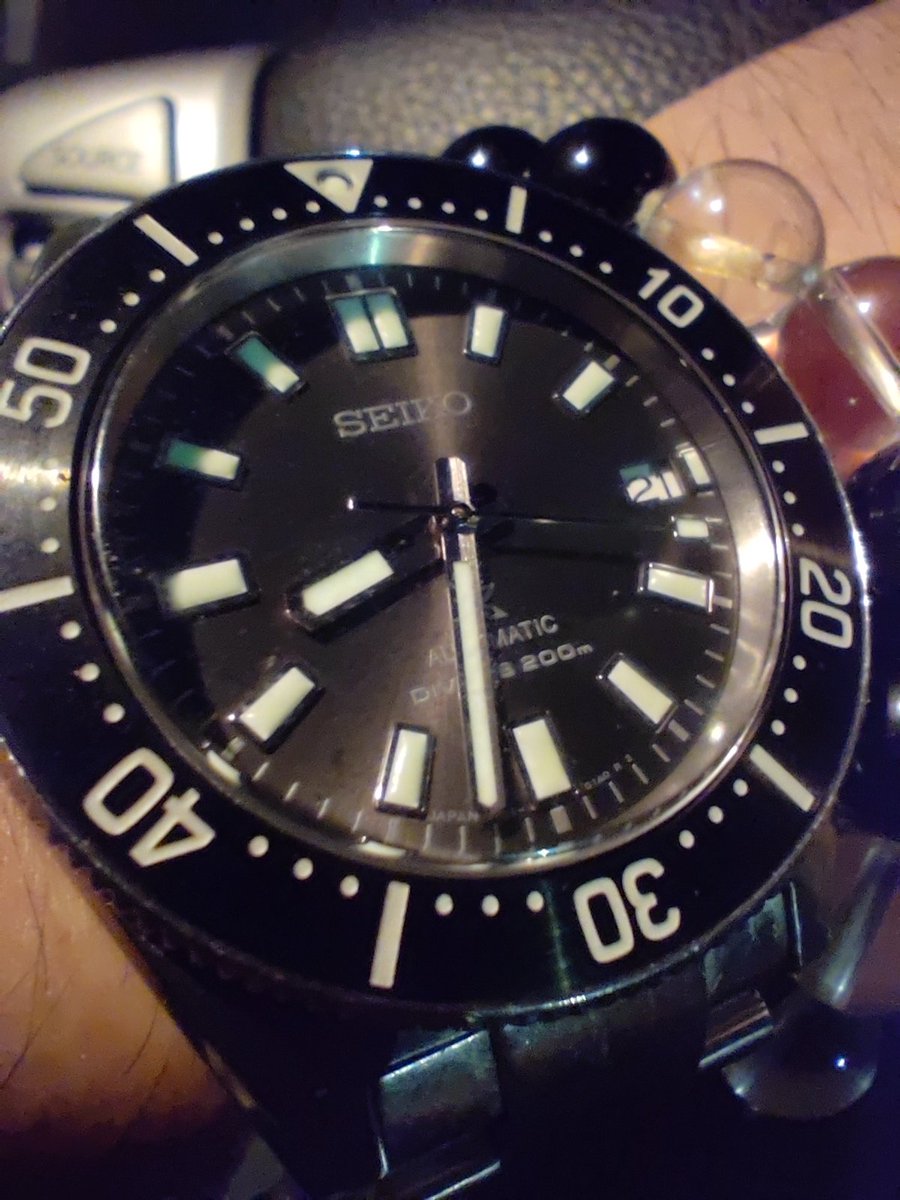 _aoi411_2's tweet photo. しごおわです!
なんとなくドアップで撮ってみた。
#セイコー #SEIKO #SBDC101 https://t.co/PeMYV32ejQ
