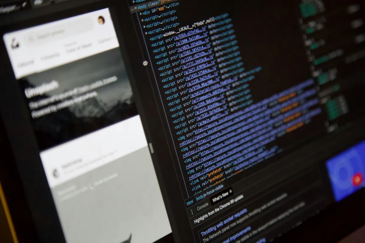 Bright's tweet photo. Veel websites offline vanwege kwetsbaarheid in PHP: ook MijnOverheid en DigiD dlvr.​it/TW0f9G https://t.co/RLSK9Qt3FF