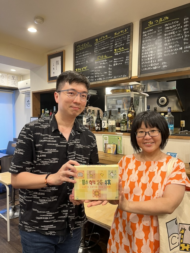 pieco_renju's tweet photo. 台湾の連珠プレイヤー林皇羽さんが近く来日されるということで、26日（月）夜急遽りんくんを囲む会を開催することになりました！
17:30〜20:00ごろ  こまどや（四谷）でりんくんと連珠
20:00ごろ〜  近くでお食事会
参加費（500円+お食事代）。お食事だけの参加も可。りんくんに会いたい方はぜひ。 https://t.co/tJzw9iwc10