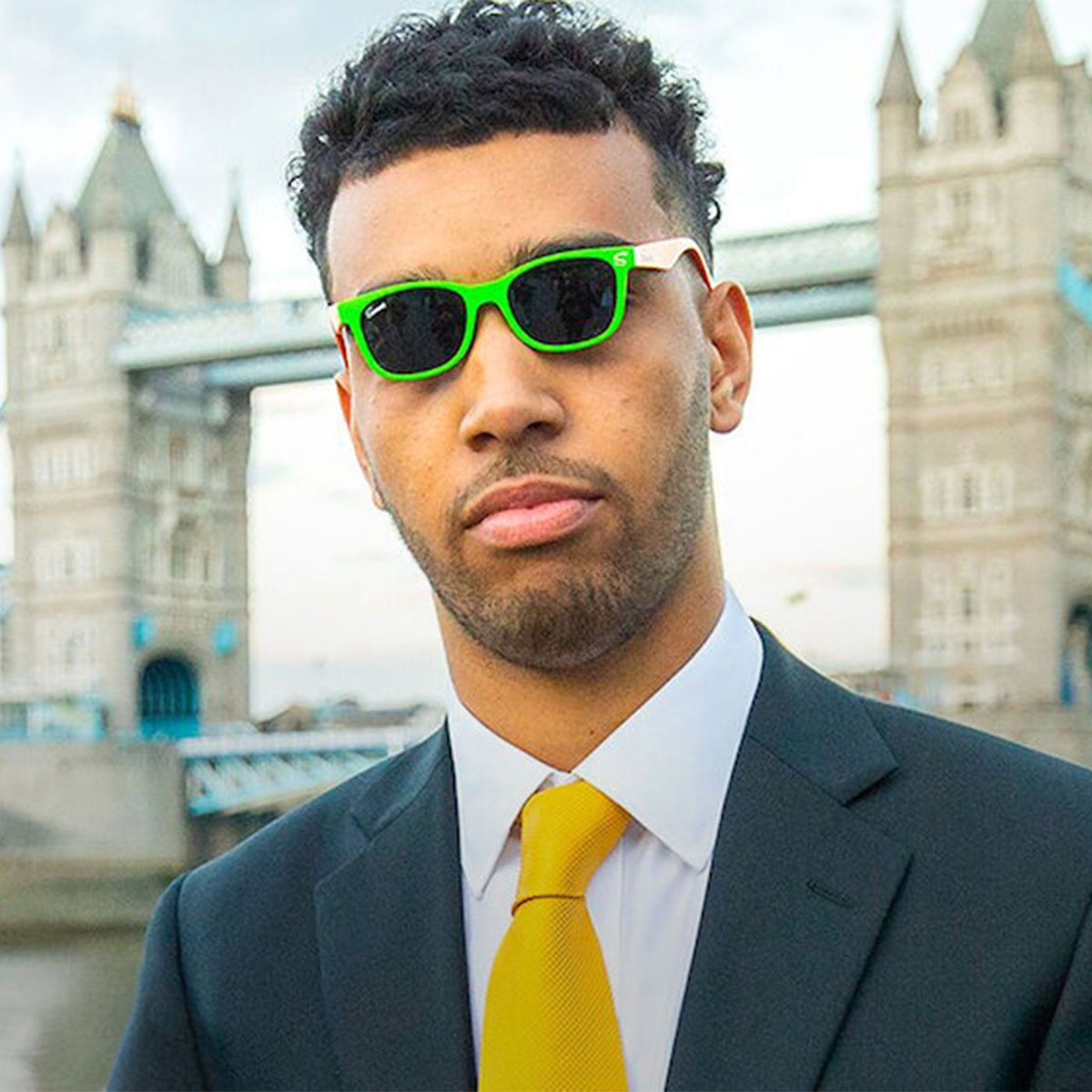 Dexerto's tweet photo. YouTuber Niko Omilana has denied that he is the mystery Batman giving away free gas

"Batman" has also filled potholes and paid parking fines - and everyone is convinced it's Niko https://t.co/8GjFBWDw9z