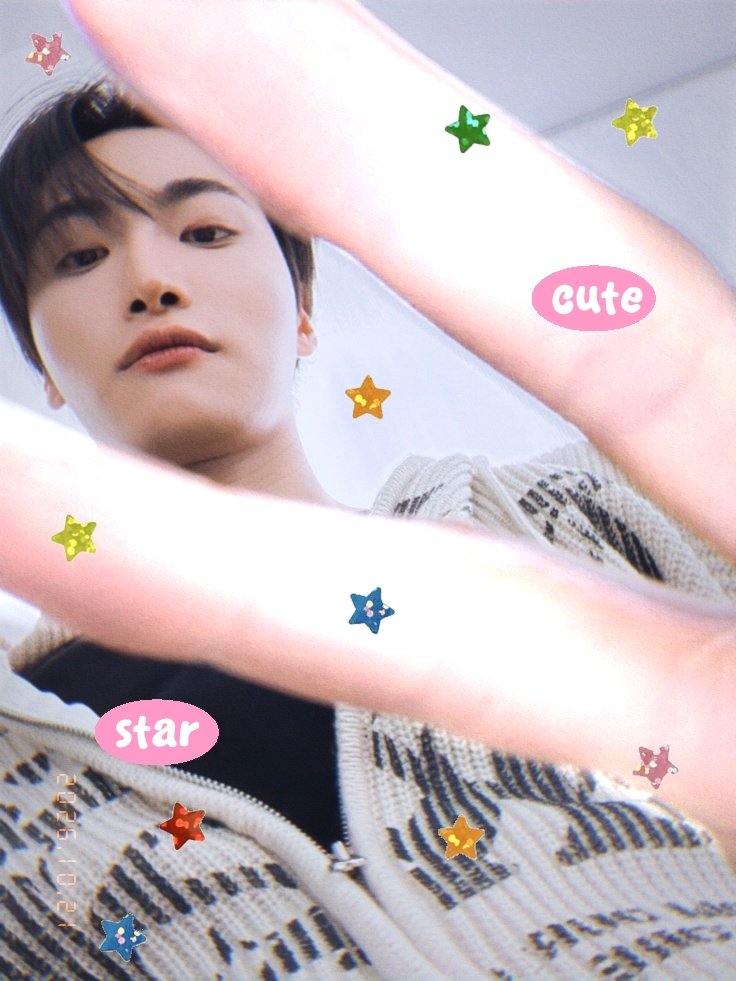 rabbitchicks's tweet photo. shoot for the stars⭐🐰

#ATSD #AtinySelcaDay #ATINY #ATEEZ #SEONGHWA #성화 https://t.co/pGyW7e00tu