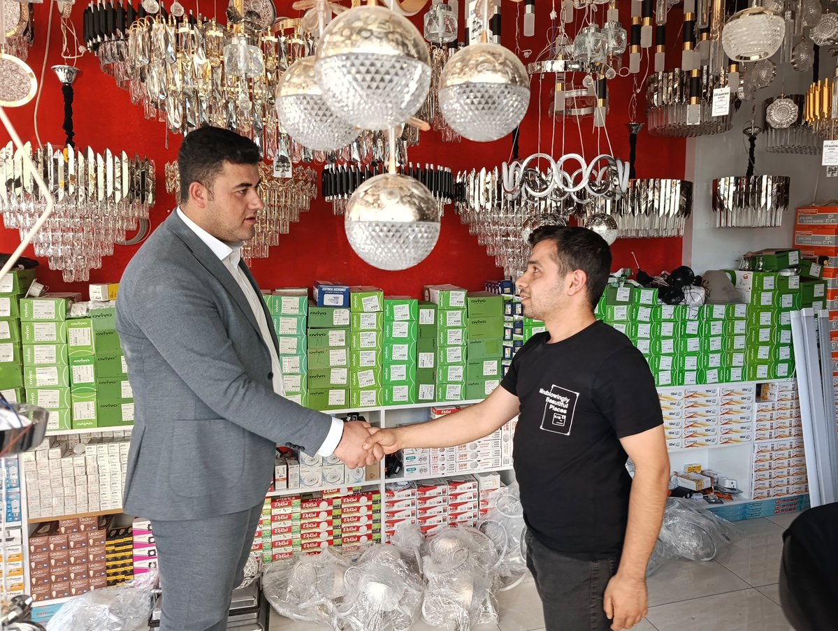 bese_yakup's tweet photo. 📍Burak’ta BİR’İZ

Burak mahallemizde Esnaflarımızı ziyaret etmeye talep ve önerilerini dinlemeye devam ediyoruz. İlçemizin ticari hayatına değer katan tüm esnaflarımıza hayırlı ve bereketli kazançlar diliyoruz.

Sahada, esnafımızın ve hemşehrilerimizin yanında olmaya devam ediyoruz.

@RTErdogan
@avyusufibis
@abdulhamitgul
@fatihseyrekk
@fmfedaioglu 
@FatmaSahin 
@avmustafadurmus
@ismailguler027
@umutymz 
@avyaseminkaraca
@AKGenclikGM
@AKPartiG_Antep