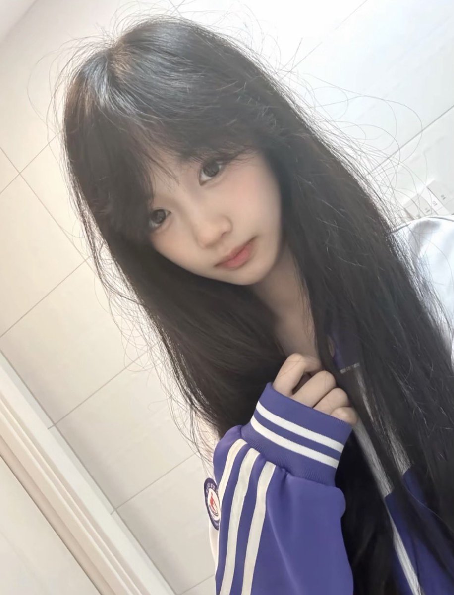catherine07uc7's tweet photo. 在校高中生🥰

我是真的给b看啊 

不相信你试试 哦

艺术生的福啊 反正我不要🚪的啊！！ https://t.co/kXR3XGrn87