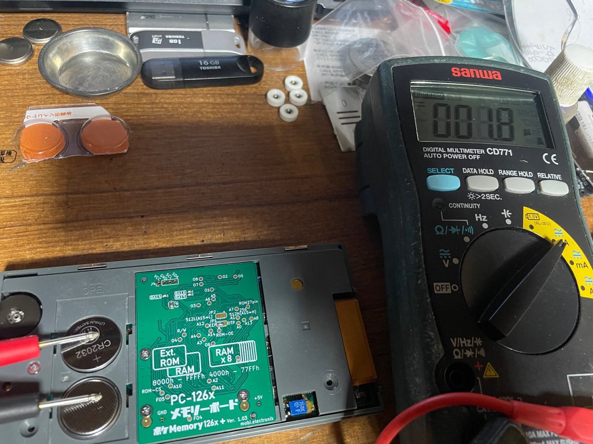mobi1255's tweet photo. PC-1260/61/62用、自作メモリー基板を部品有るだけ作った。
外部ROM用EEPROM書き換えも確認した
電源OFF時のメモリバックアップ電流は1.8μAで純正基板と同程度 https://t.co/s8ga6zUJcT