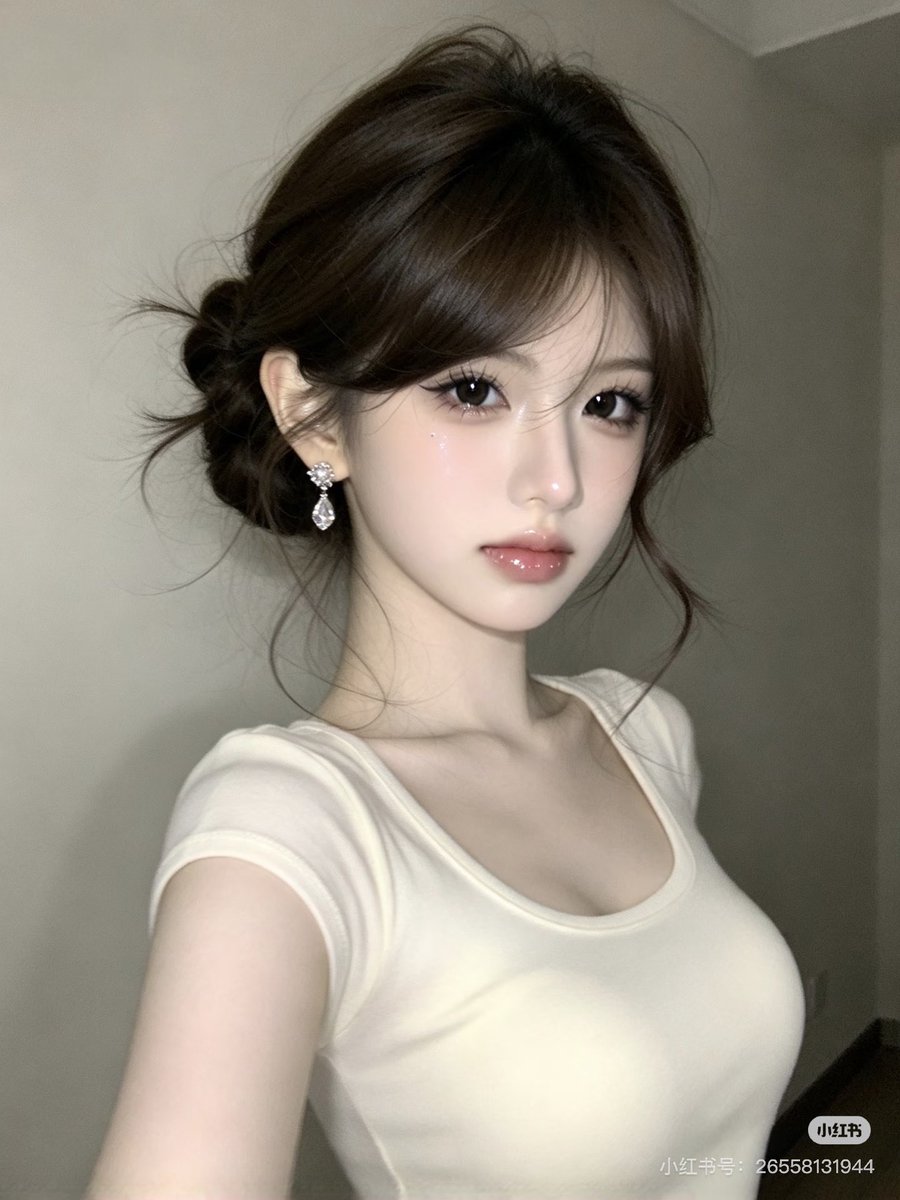 sos_gary's tweet photo. #第一人称脱衣口交
盘发白裙碎钻妆，温婉表象下暗藏不羁野性，危险撩人！ https://t.co/wNsPfpUmPr