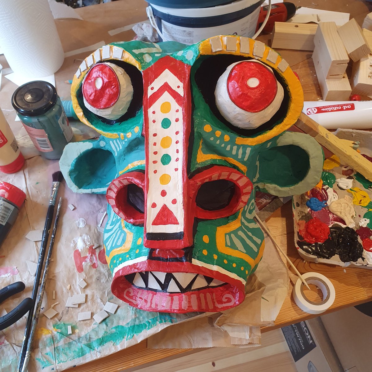 OskSta's tweet photo. Wrapping up this years halloween mask https://t.co/NmAaYSPtw9