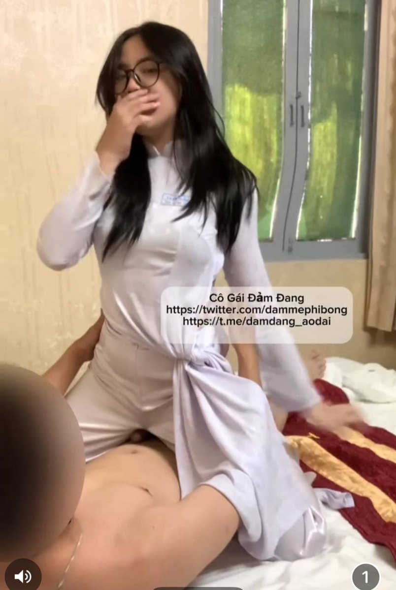 chivaValeraia's tweet photo. Em áo kính cận áo dài dâm đãng tập cưỡi 

Link xem full dưới cmt 👇 https://t.co/ZjT3PFcr2A