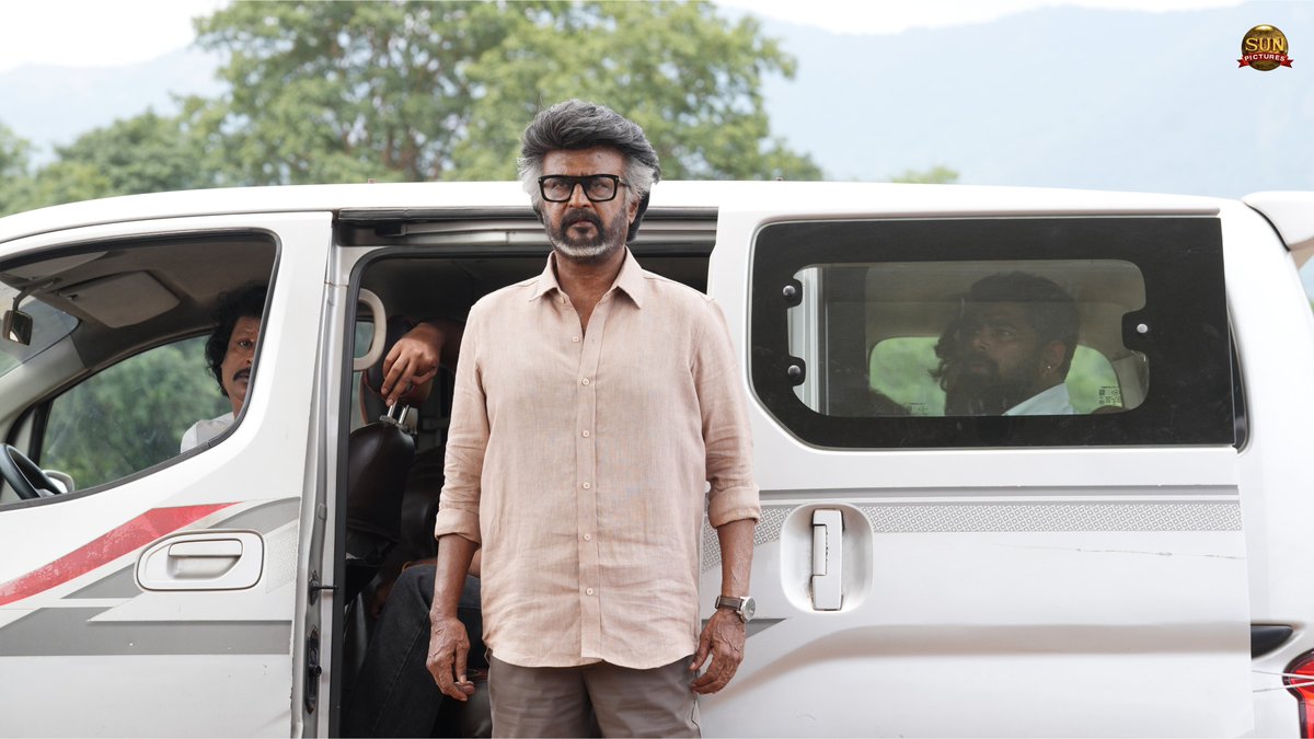 sunpictures's tweet photo. When this scene hits, theatres explode!💥 
#Jailer2IndustryBlockbuster

#Jailer2 Rampage in theatres worldwide 

@rajinikanth @Nelsondilpkumar @anirudhofficial @vidya_balan @iam_SJSuryah #MithunChakraborty #SurajVenjaramoodu @meramyakrishnan @iYogiBabu @mirnaaofficial @vijaykartikdop @Nirmalcuts @ChethanDsouza @AlwaysJani @KiranDrk @sunilreddy22 #PallaviSingh @valentino_suren @Alagiakoothan #SantoshRaju @kabilanchelliah @kuchirayar73 @RIAZtheboss