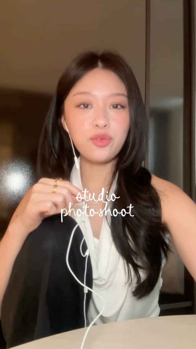 FosterLOKempnZO's tweet photo. Worth your time and money in Korea, EP 2: Studio photoshoot. Professional pose guidance, retouching, and a keepsake from your holiday. You’re looking and feeling your best, so why not capture it? Research concepts that match your vibe—there are https://t.co/lOzgqdiwMy