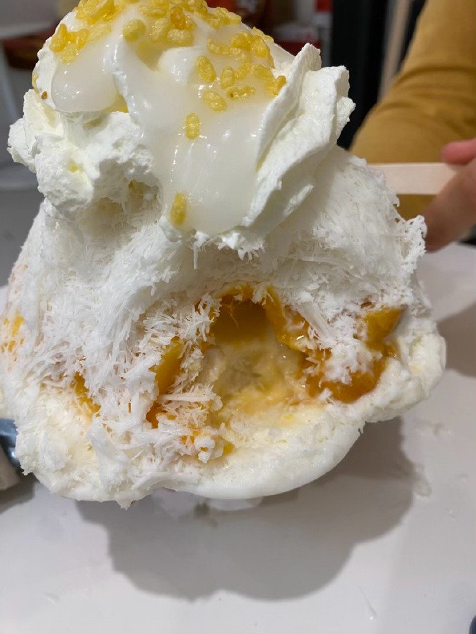 RebeccaPrii's tweet photo. I realized that the finer a shaved ice machine cuts, the more expensive it gets. How can a simple ice shaver be so pricey? https://t.co/8Eev0mN90E