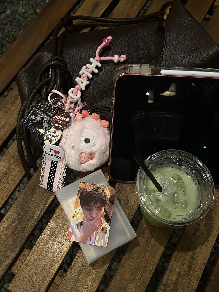 keonhaul's tweet photo. 👩🏼‍🎓🪽⭐️🍵💗 https://t.co/fUeEs7dJna
