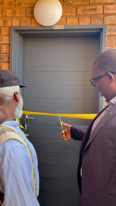 TheGyal_'s tweet photo. Having a place to call home brings a sense of belonging and stability. The Elijah Barayi Mega Project housing handover reminds us why access to housing matters. #GautengHumanSettlements #GrowingGautengTogether https://t.co/qgOjonMPrO