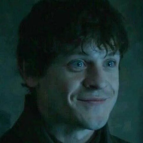 kk_arting's tweet photo. Peak casting bc they literally smile in the same creepy way https://t.co/CBnVeX5uIO