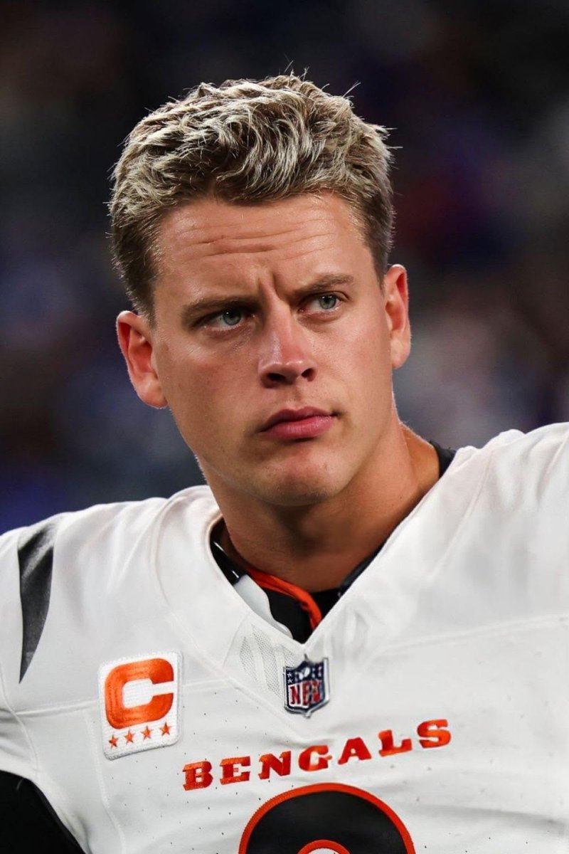 DailyNFLPlayer2's tweet photo. Joe Burrow https://t.co/Z9Y8sc1AGg