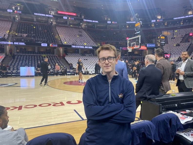 AcrossCavs's tweet photo. My personal goals for this 2026-27 NBA season

1) Daily articles through Cavs On SI on latest Cavs happenings for you all to read

2) 5 new Cavs players on pod episodes

3) Cover my first game as a media member

4) Hit 10K followers

Let's go 4-4😎 https://t.co/KO9FmE5UtI