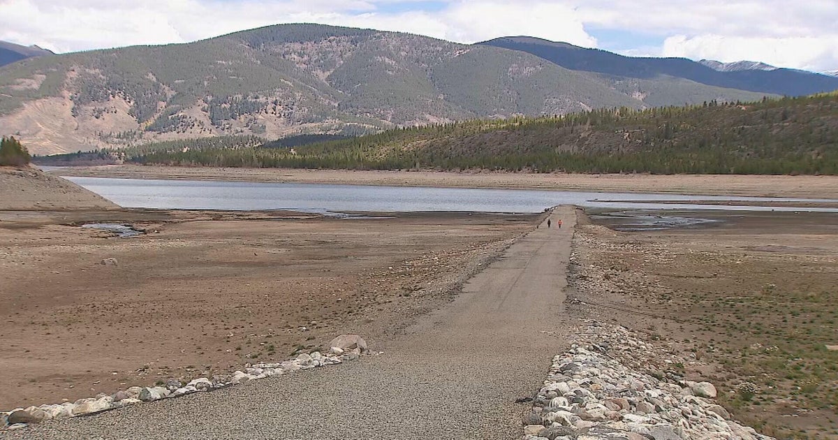CBSNewsColorado's tweet photo. Old Highway 6 in Colorado revealed as Lake Dillon Reservoir's water levels recede https://t.co/OeUl1OYaEq