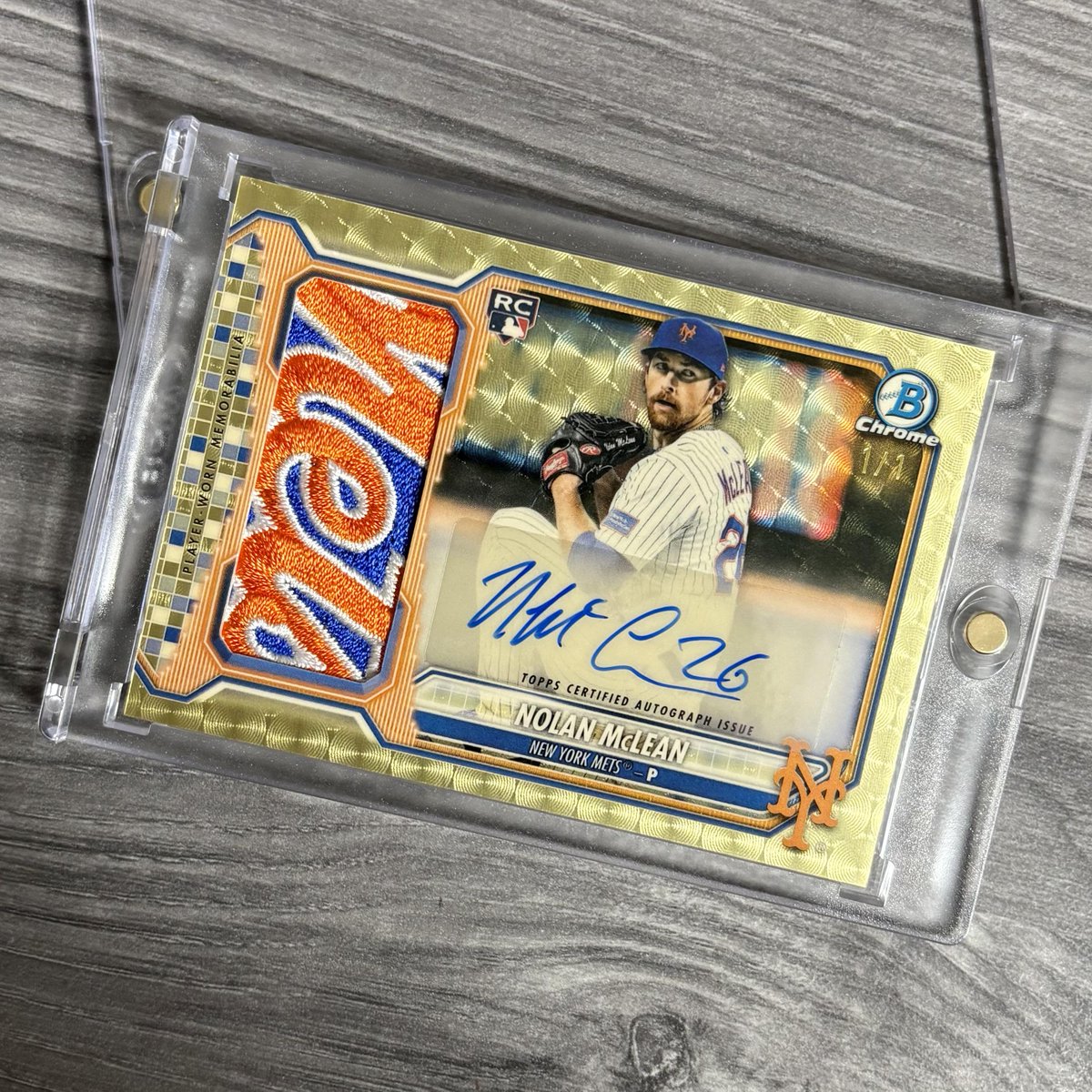 Topps's tweet photo. The Mets patch in this Nolan McLean Rookie Superfractor Auto is unreal... 

(📸 u/missionFindSocks) https://t.co/7ZGCzU3gLD