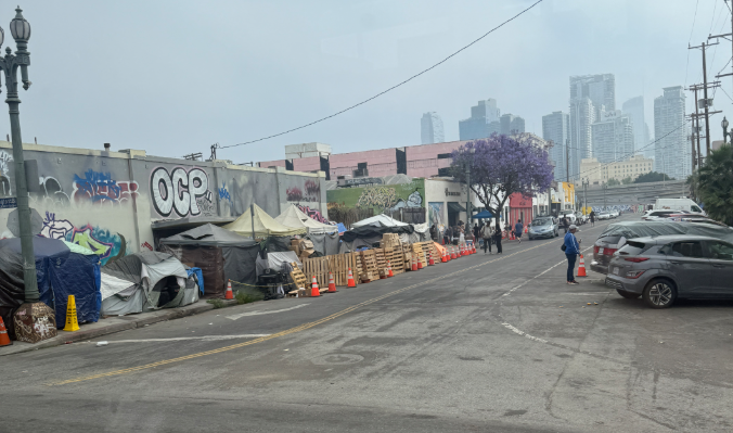 ahesqn_a's tweet photo. @ICEgov LA Downtown btw https://t.co/F69v4T3OXG