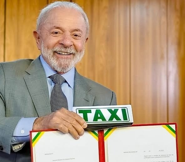 hellmozz's tweet photo. Entra no táxi, Angélica, vamos lutar por um país melhor https://t.co/6MDOjpTXKx