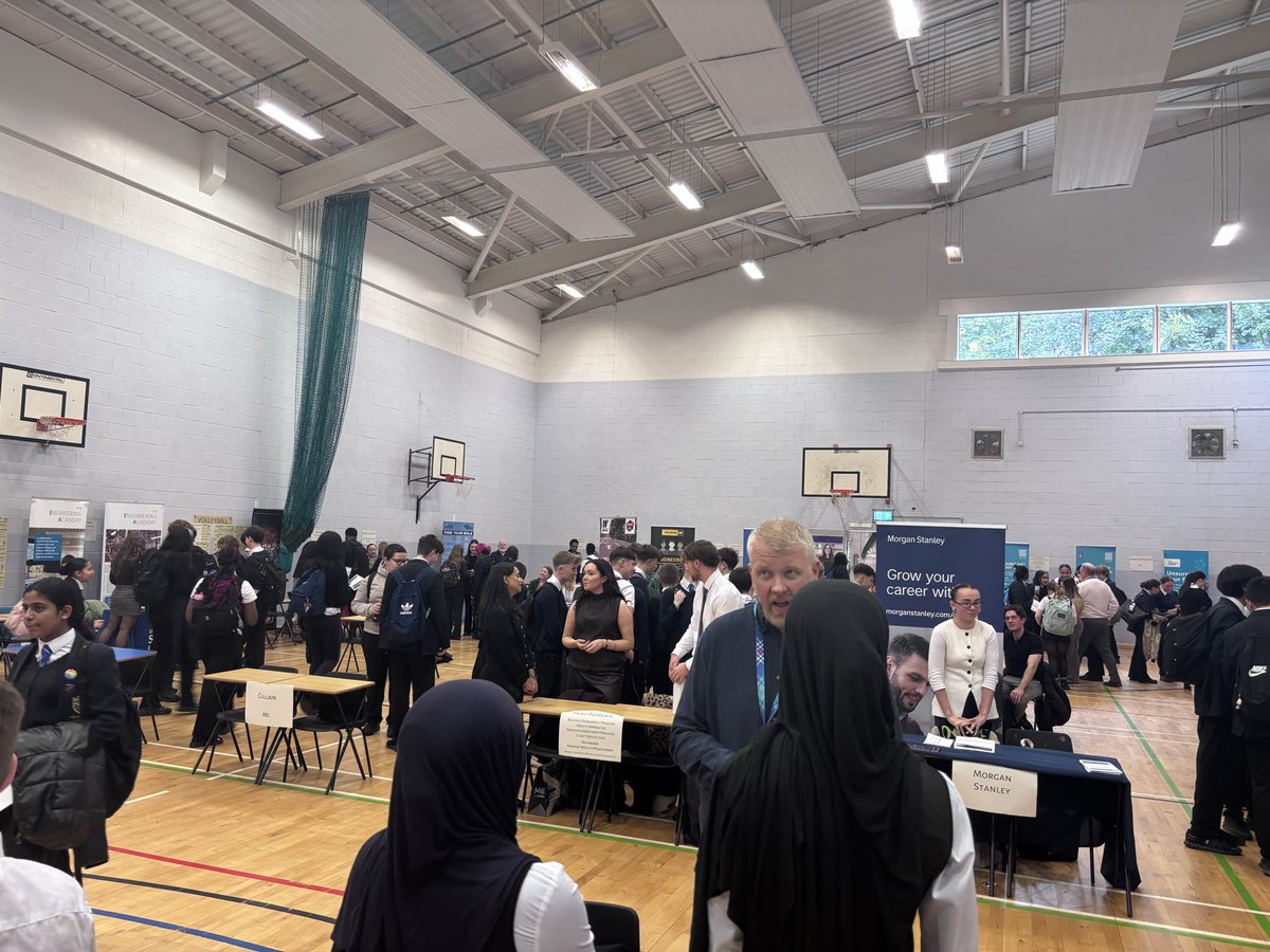 MsBurrell1985's tweet photo. Thank you so much to everyone who came along to our school career’s fair. There was such a wide range of careers, pathways and experiences shared that really helped give our pupils an insight into their potential futures. It was great to see former pupils returning as well. https://t.co/QD71Sz8zrs
