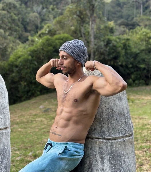 RealStreamen's tweet photo. Nature brings a peace and strength that is simply unforgettable. ...like his abs 😉  Model: lelouchmaster

#gay #gaymen #sexy #stud #abs #malemodel #malemodels https://t.co/fhhZsdmppB