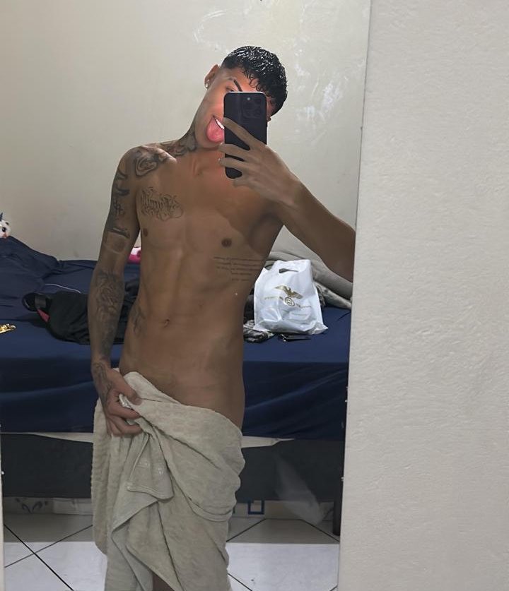 KauaOliveiielf's tweet photo. Gosta de um novinho da rola grande ? 😈🔥 https://t.co/6AMdwLbtxJ