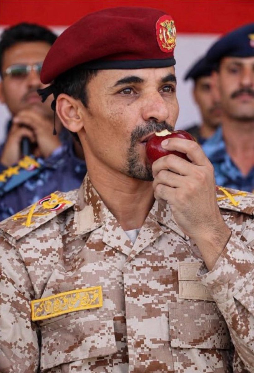 BinSfrann's tweet photo. ابو علي الحاكم #الحوثي أكل  🫥  👇🏻

اللي بعدوووه . ••• https://t.co/kfNRGuFZAl