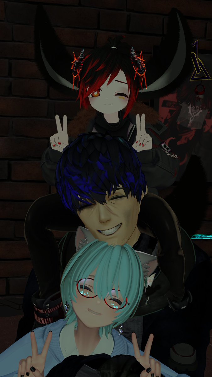 RubyBrettVR1's tweet photo. 1枚目イベント前に仮眠に付き合ってくれる💜愛してる。
2枚目参加予定だったけど急用で来れずイベント終わりに癒してくれるイツメン🧊⛓️

百鬼夜行楽しかった！
もう時間も時間なので後日写真と感想ポストします🫶

おやすみなさーいzzzzz https://t.co/Fsbv3KPDUi