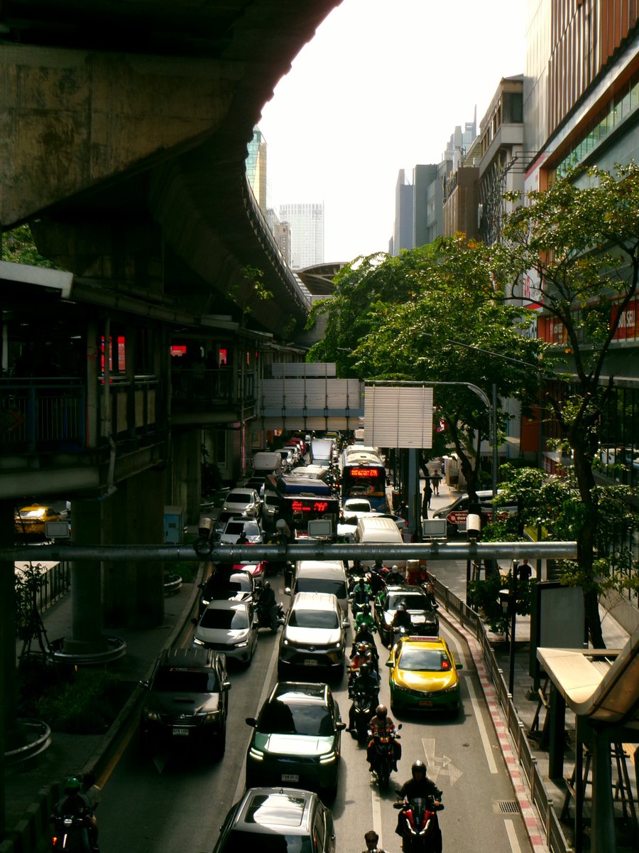 Yulin_YMway's tweet photo. I walked around Bangkok and took a few photos. https://t.co/Na55BtMqhl