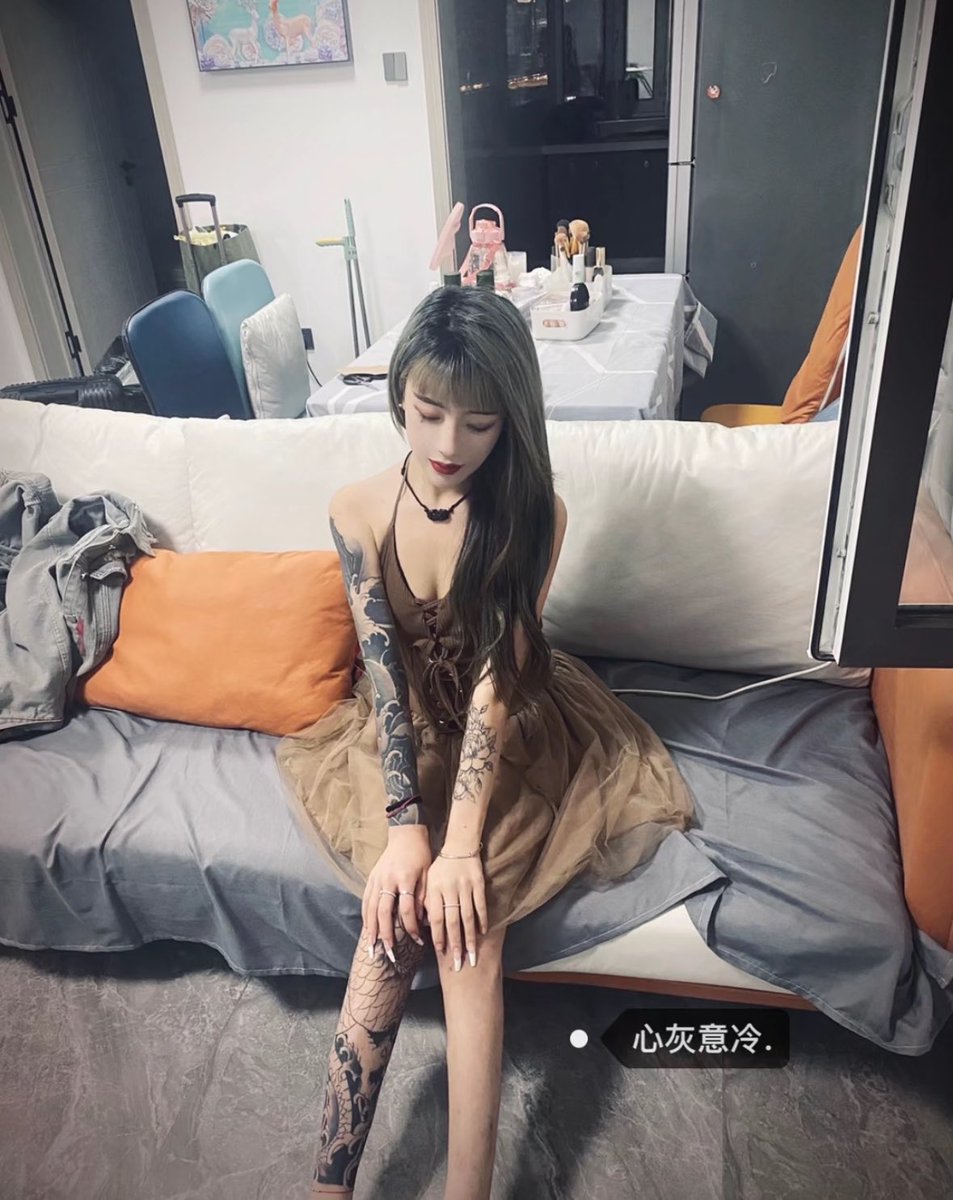 rantonio95's tweet photo. 收贱狗，想要被无底线爆耍的贱蛆来接受羞辱洗脑，玩成彻头彻尾的傻逼公狗，觉的自己适合自己的傻逼公狗来。
#女s #羞辱 #贡奴 #ATM #洗脑 #压榨 #胁迫 #女性崇拜 #findom #pigpay https://t.co/5KyWnb0baE