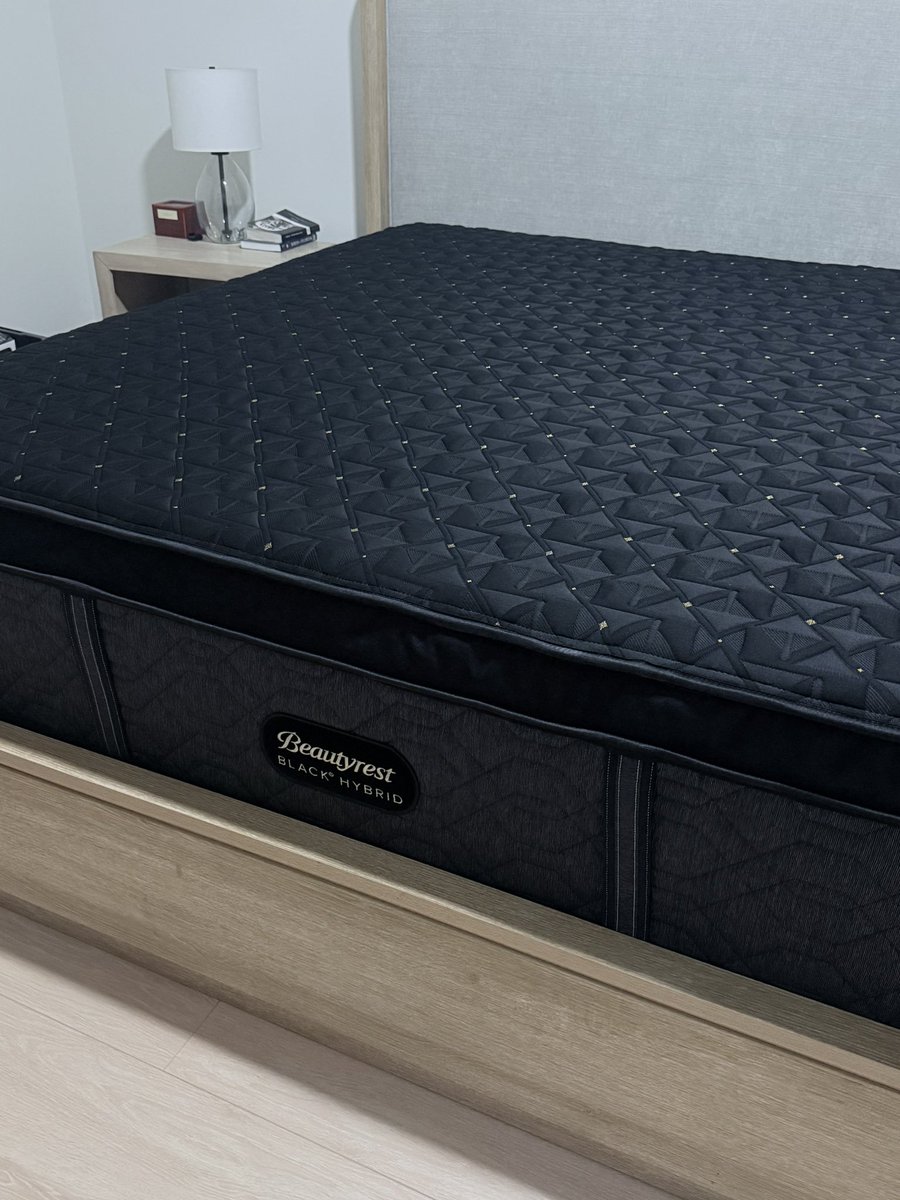 JadeCapFX's tweet photo. Upgrading the performance. 

Excited to get 8 sleep have heard good things.
@JadeCapFX https://t.co/BZoEkiLd1o