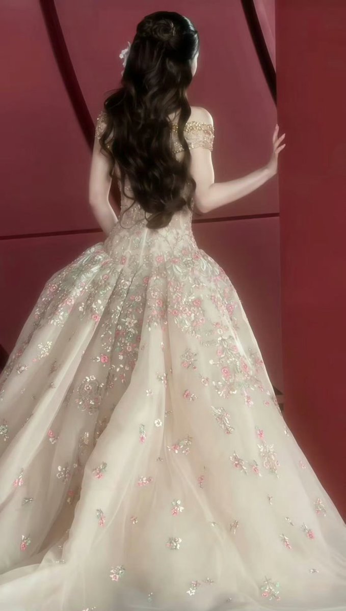youniebear's tweet photo. what in the disney princess is this https://t.co/2J7QL3zYcS