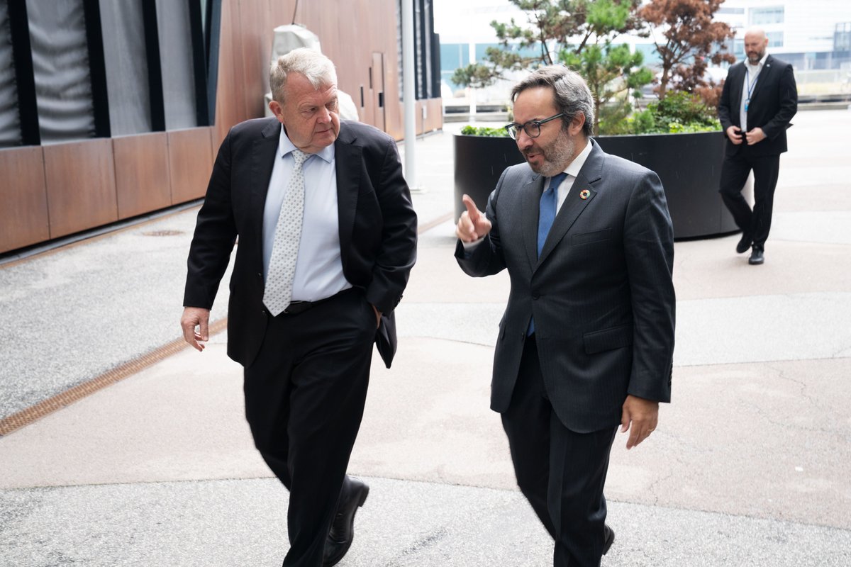 UNOPS_Chief's tweet photo. Denmark is a strong supporter of multilateral cooperation and a steadfast partner of @UNOPS and the UN 🇺🇳 🇩🇰

As we mark UN Day this week, I had an excellent exchange @UNCityCPH with Foreign Minister @larsloekke on the impact of our partnership.

It’s making a tangible difference for people in need, including communities on the frontlines affected by the ongoing war in #Ukraine.

I thanked the Minister for Denmark's close cooperation and engagement with the UN to address key global challenges – tackling inequalities, advancing climate action and sustainable development.

I look forward to us expanding the UNOPS - @DanishMFA partnership.
