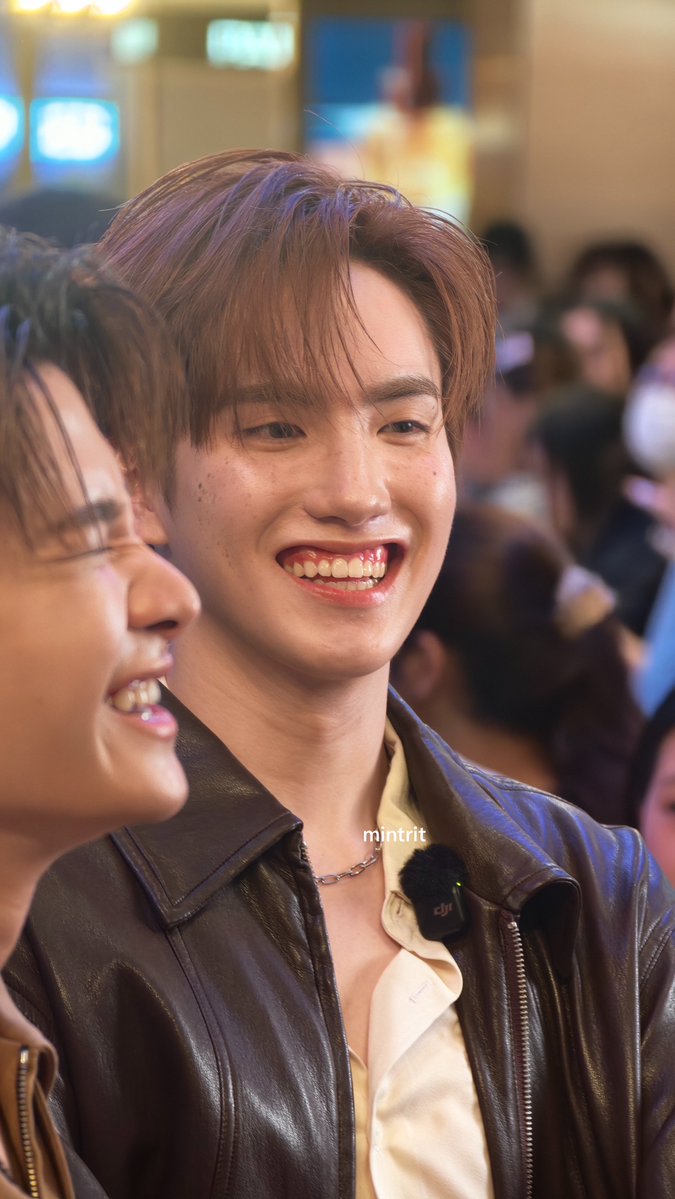 mintrit's tweet photo. ยิ้มหนุ่มตี๋อันตรายมาก น่ารักกกกกงะ ตี๋โต๋ย💘

#PHUTATCHAI #THAIchayanon 
#PANPURIxBUS https://t.co/mqq7aiFnP5