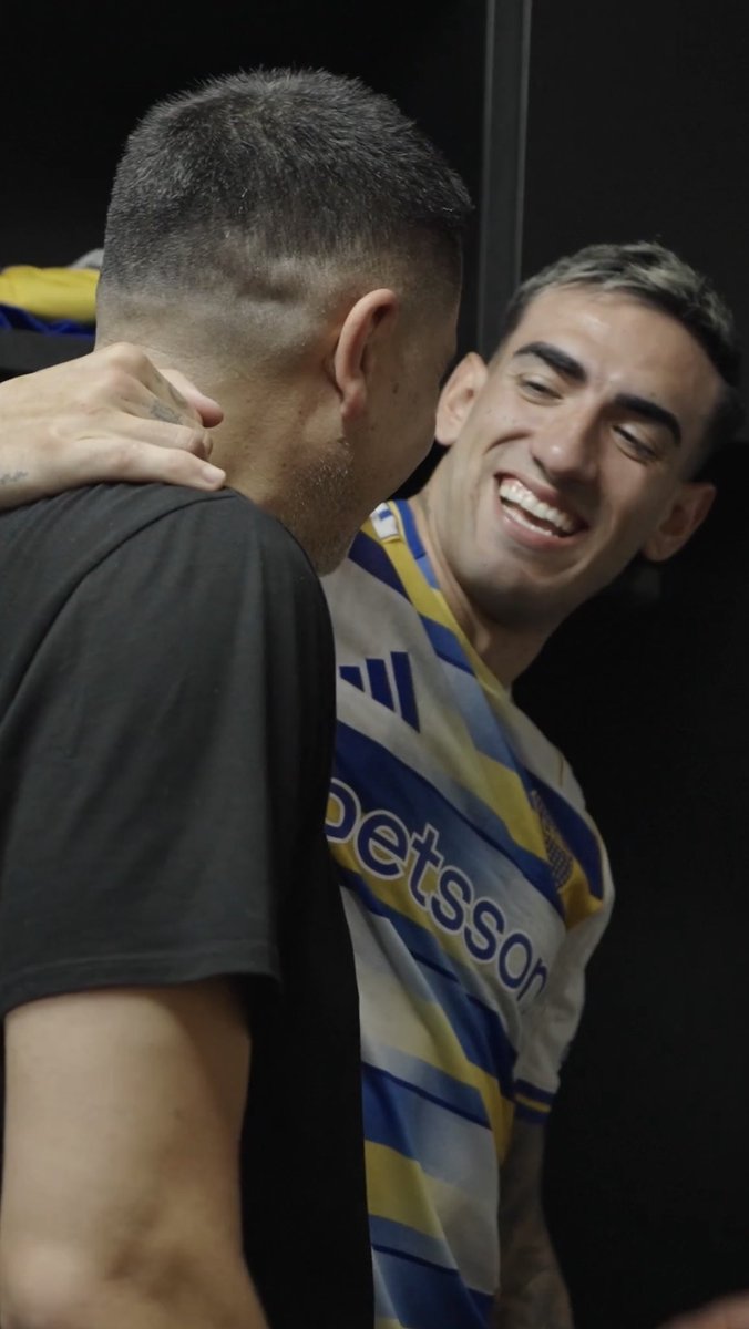 jaSyntax's tweet photo. alguien que te mire como Di Lollo a Roman https://t.co/bB4shgayRD