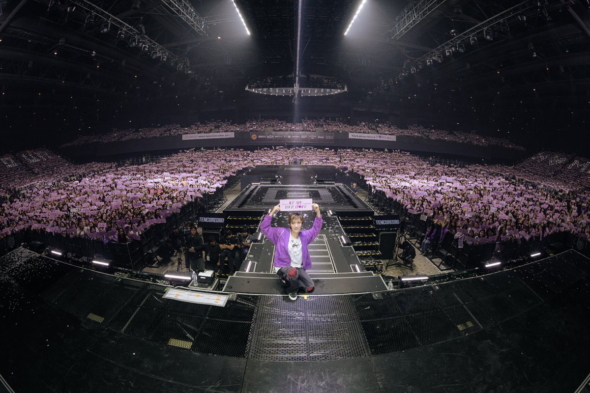 10velyleeten's tweet photo. บอกไป 2 วัน แล้วบอกคอนน้องกุโดนยกเก้าอี้ออก แต่เขา sold out 2 วัน คนแน่นด้วย พี่ไปคอนไหนมาคะ?!!!??!? https://t.co/BvSJgHXksx
