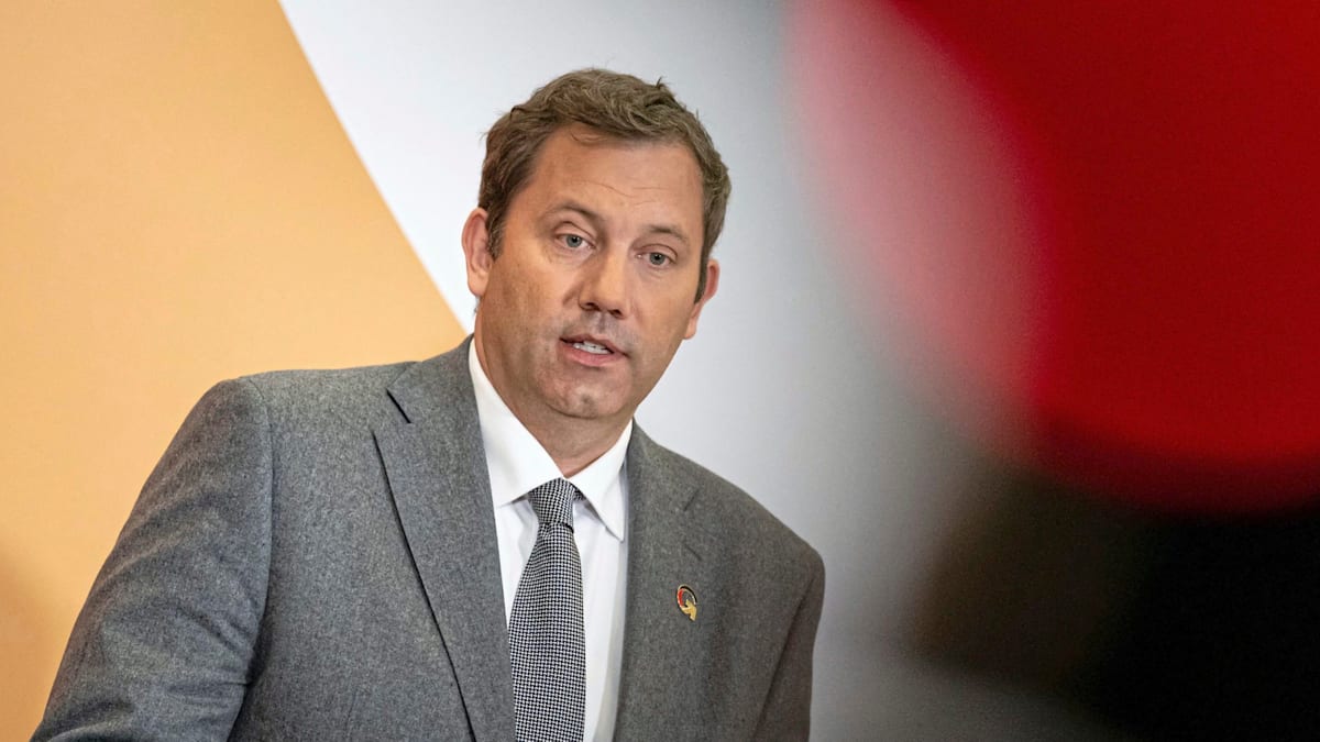 welt's tweet photo. Klingbeil ist als Finanzminister eine veritable Fehlbesetzung https://t.co/QX3dRnj7sZ https://t.co/fgfqNswgTG