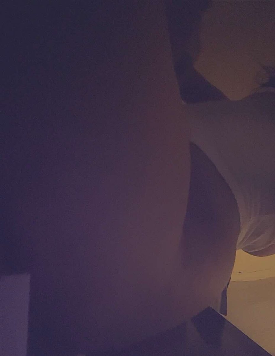 yourjemima's tweet photo. Who gonna loves curves girl? https://t.co/qcESoCABNy
