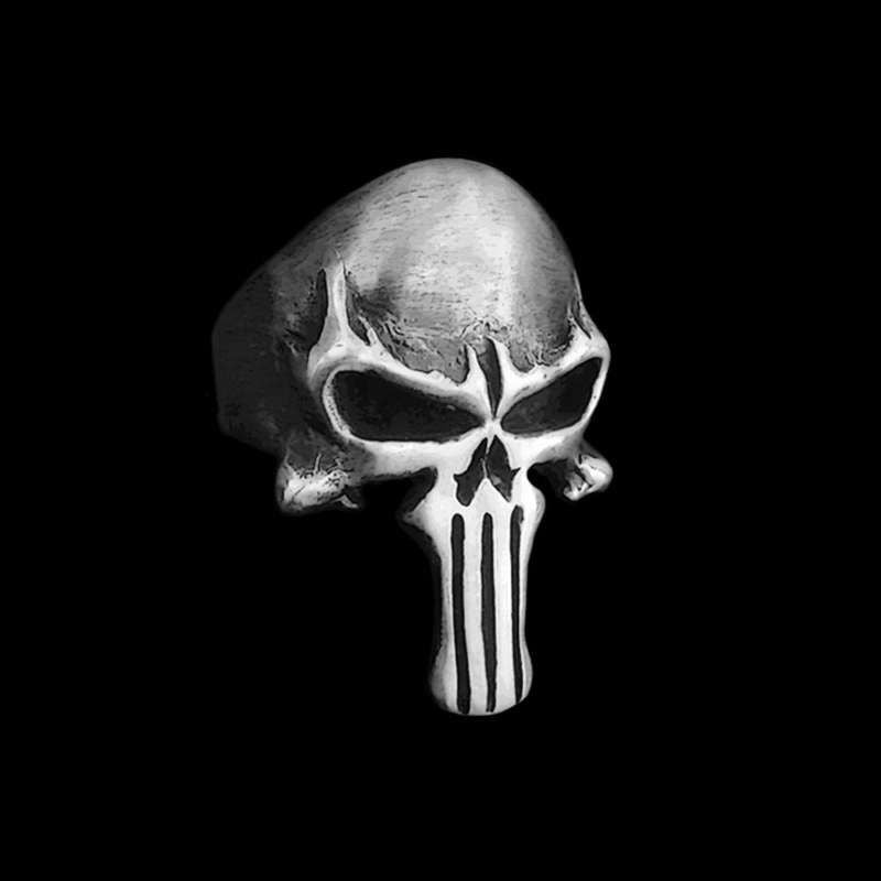 mensskull's tweet photo. An angled view helps you check the transition from the skull face to the band. Look for a continuous curve or a sharper change in the outline when comparing designs. https://t.co/75iiFXuox5