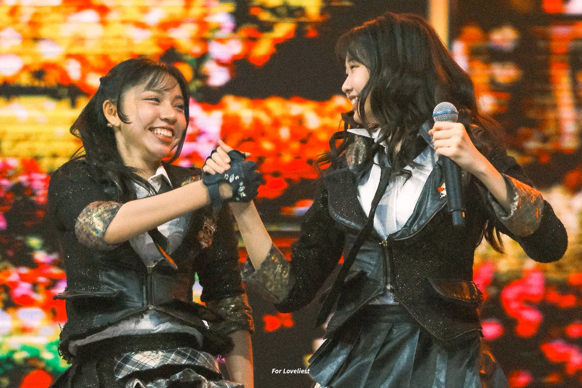 ForLoveliest's tweet photo. Best friend forever 🤝🏻

@Aralie_JKT48 @M_OlineJKT48 https://t.co/FIsXpbyRhi